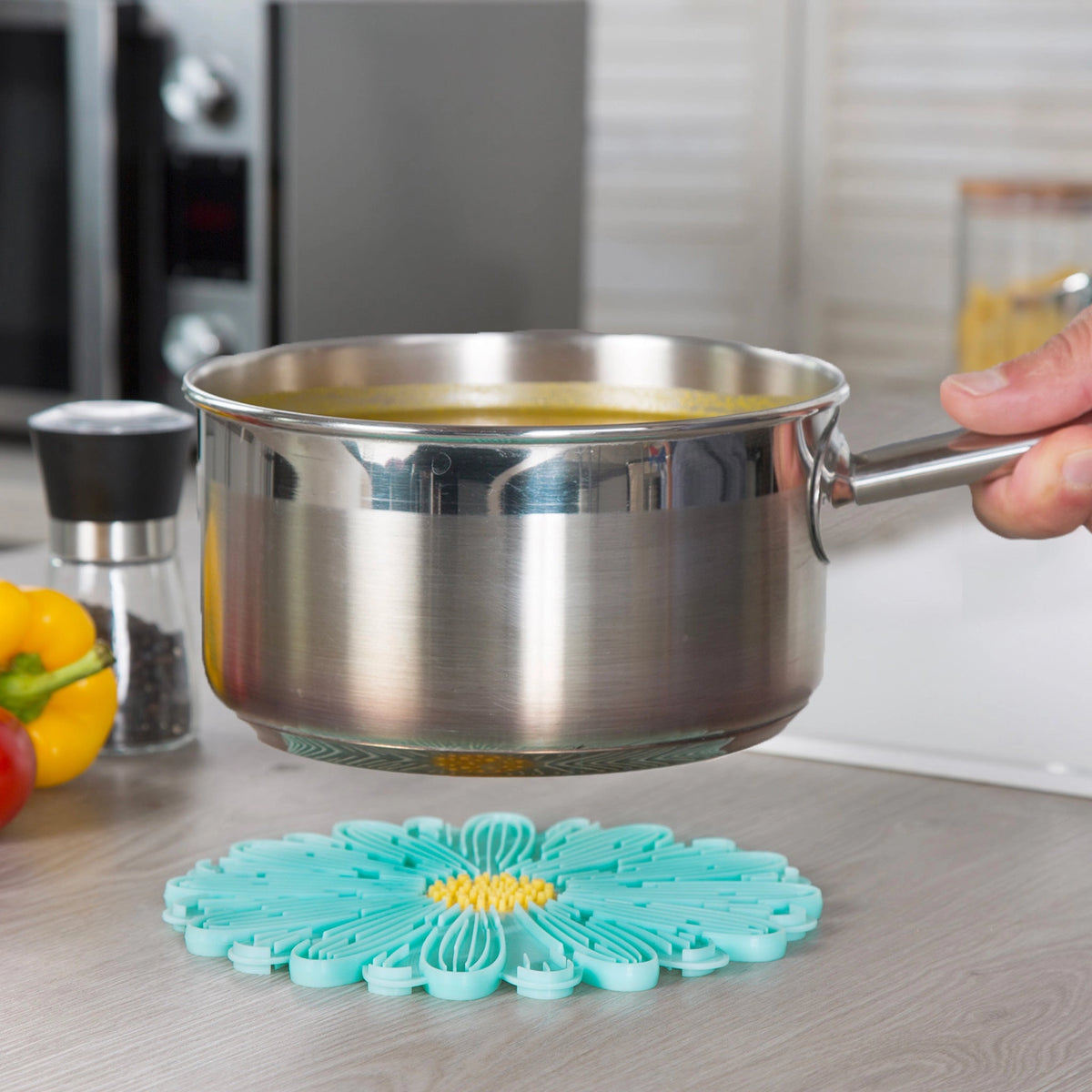 Daisy Aqua 6" Trivet