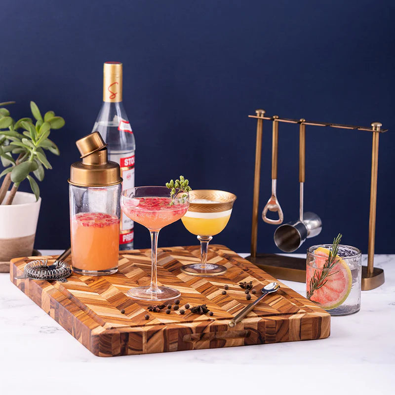 Herringbone 18x14 Cutting Board w/Hand Grip and Juice Canal