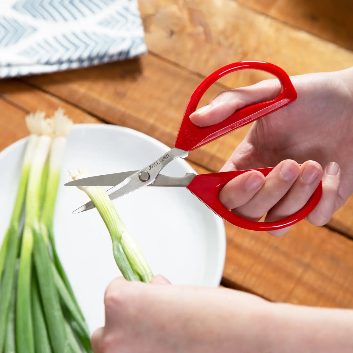 Joyce Chen Unlimited Scissors Red