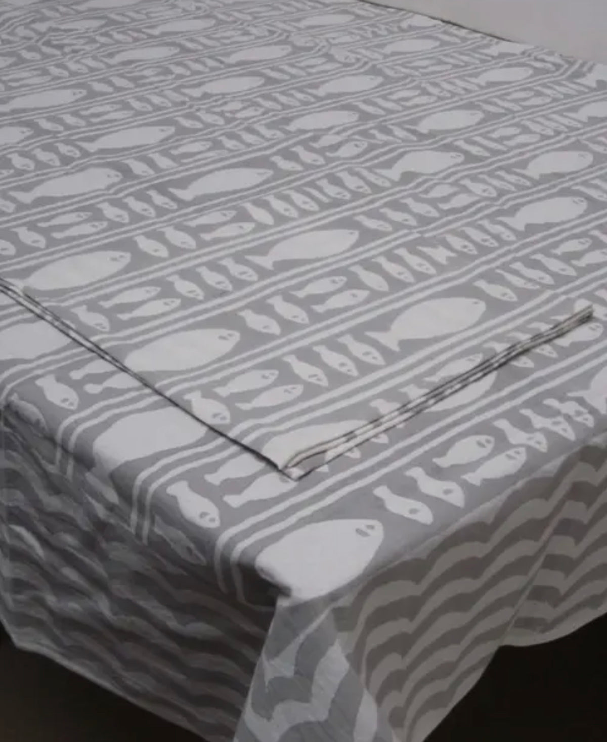 Tablecloth 60x60 Grey Fish Striped