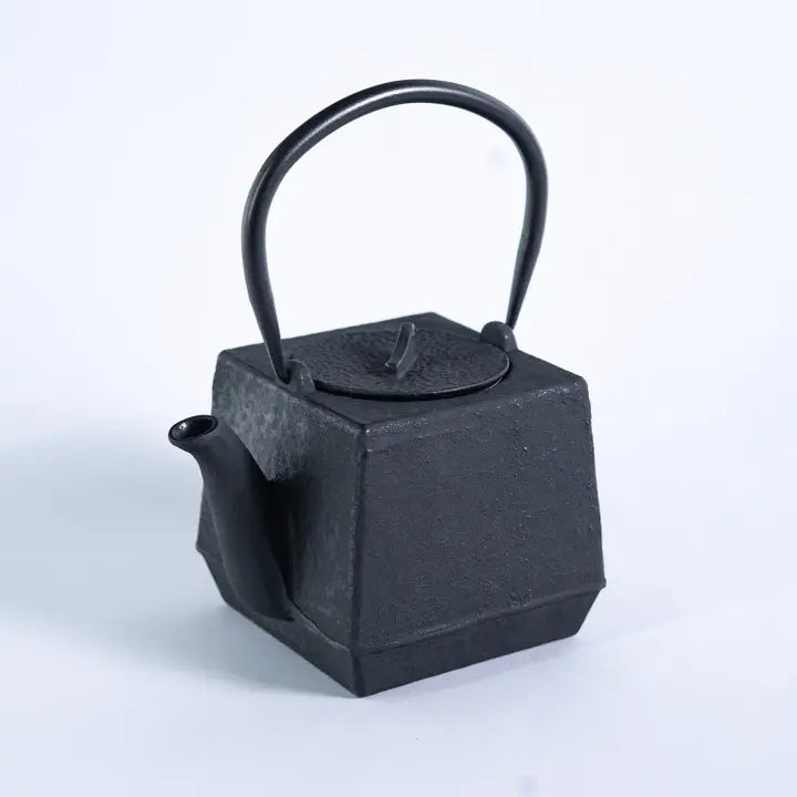 Black Square 28oz Cast Iron Tea Pot