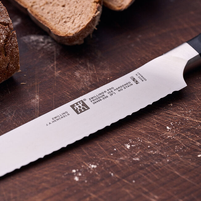 Pro 9" Bread Knife