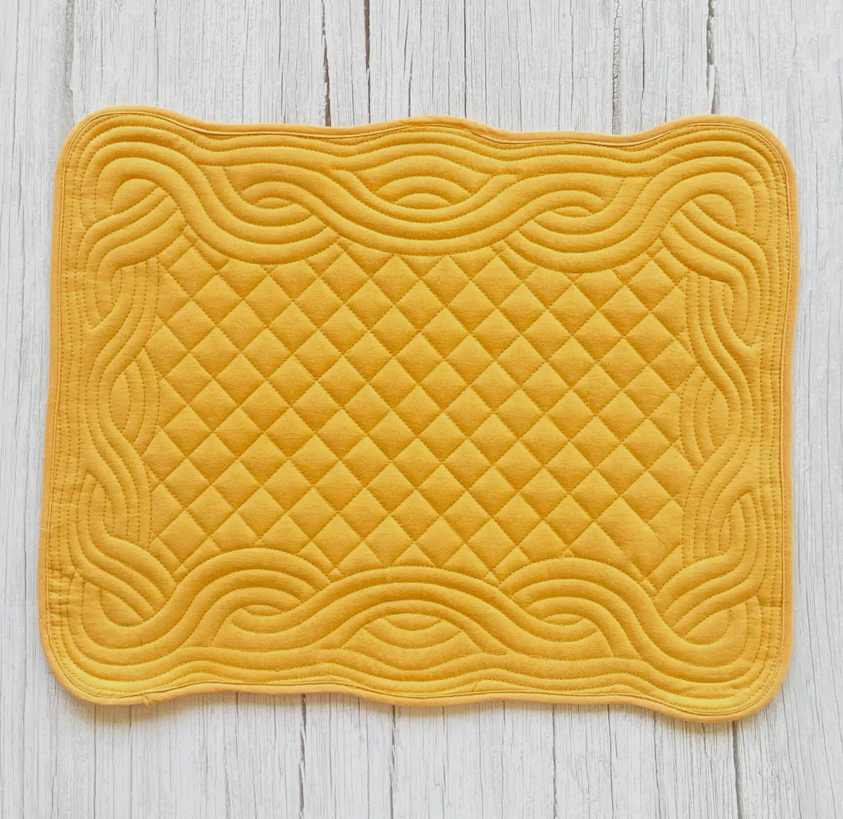 S/4 Placemats Yellow Quilted