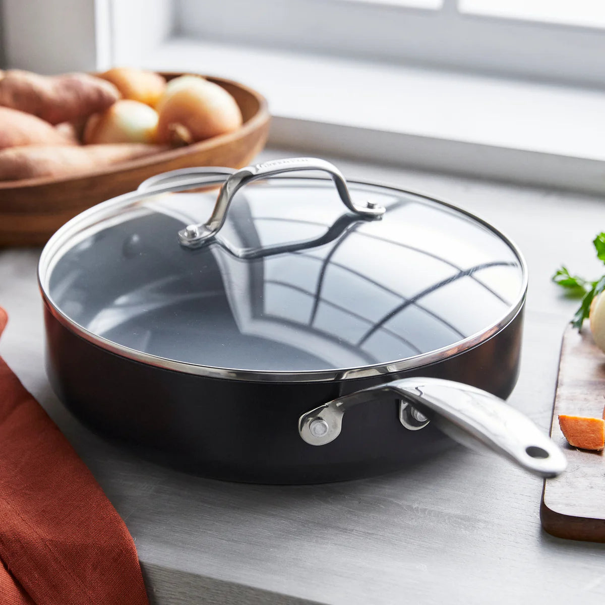 Hard Anodized 4.5 Quart Valencia Pro Saute Pan w/Lid
