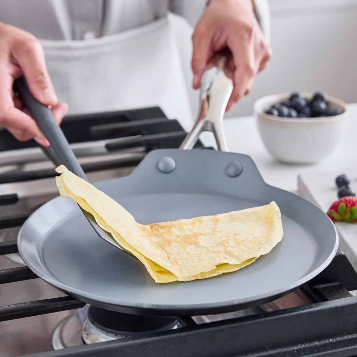 Hard Anodized 9.5" Valencia Pro Crepe Pan