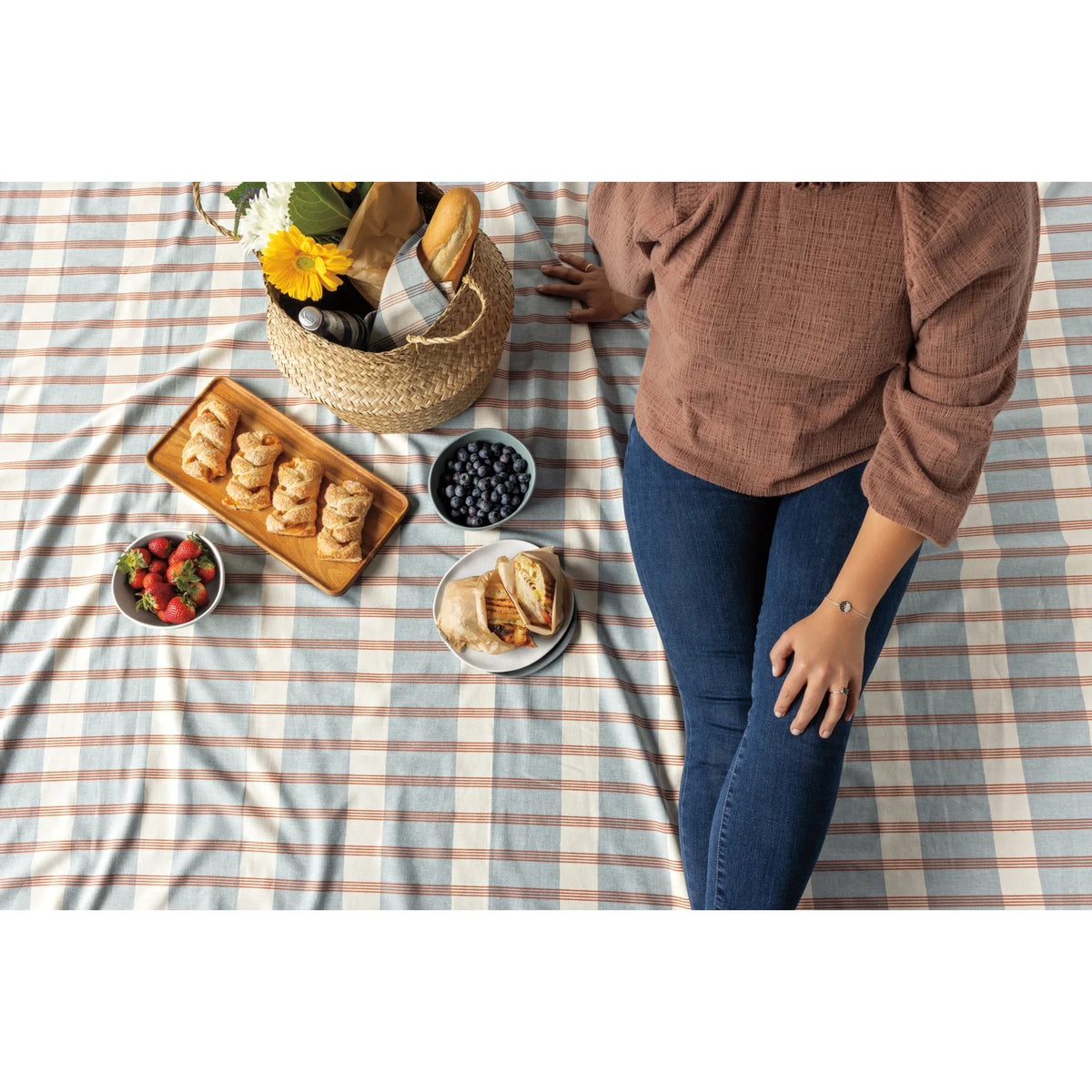 60x120 Woven Rowan Tablecloth