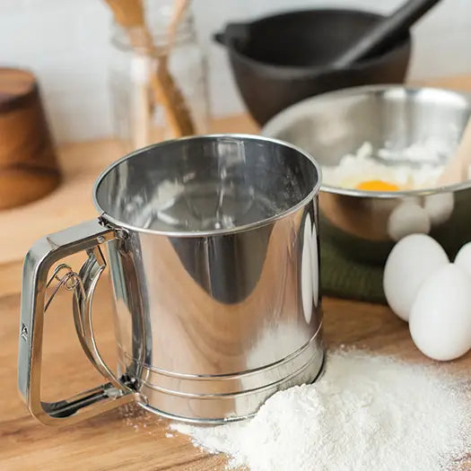 4 Cup Flour Sifter Squeeze