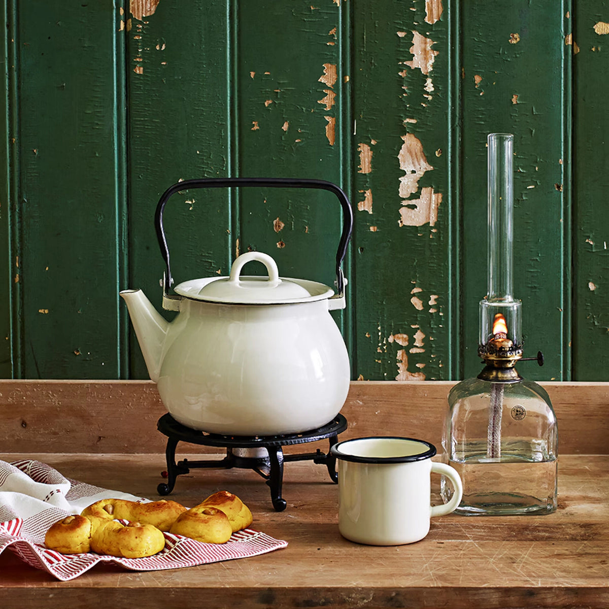 Ivory 2.7qt Vintage Enamel Kettle with Metal Handle