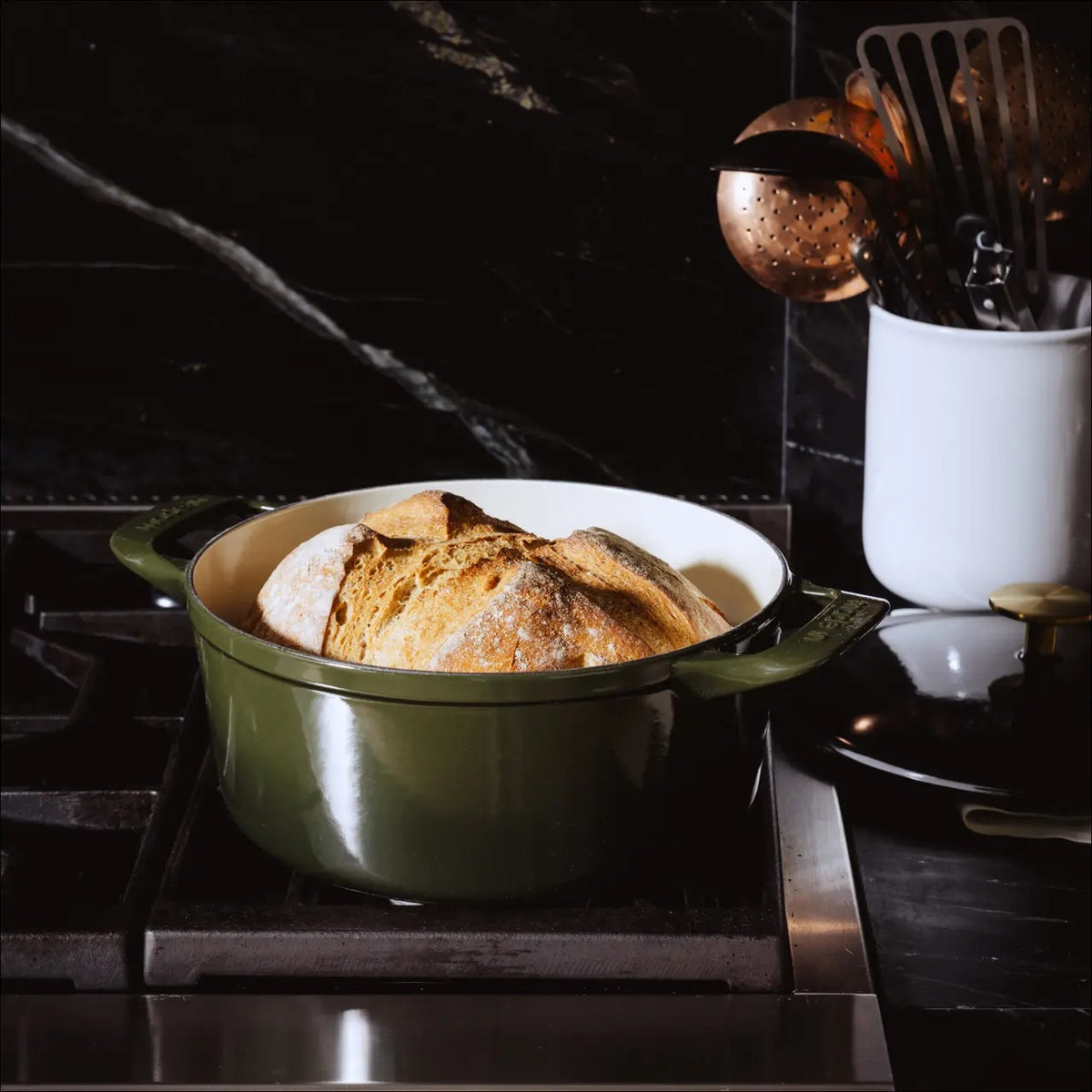 Round Enameled Cast Iron 5.5qt Dutch Oven - Green
