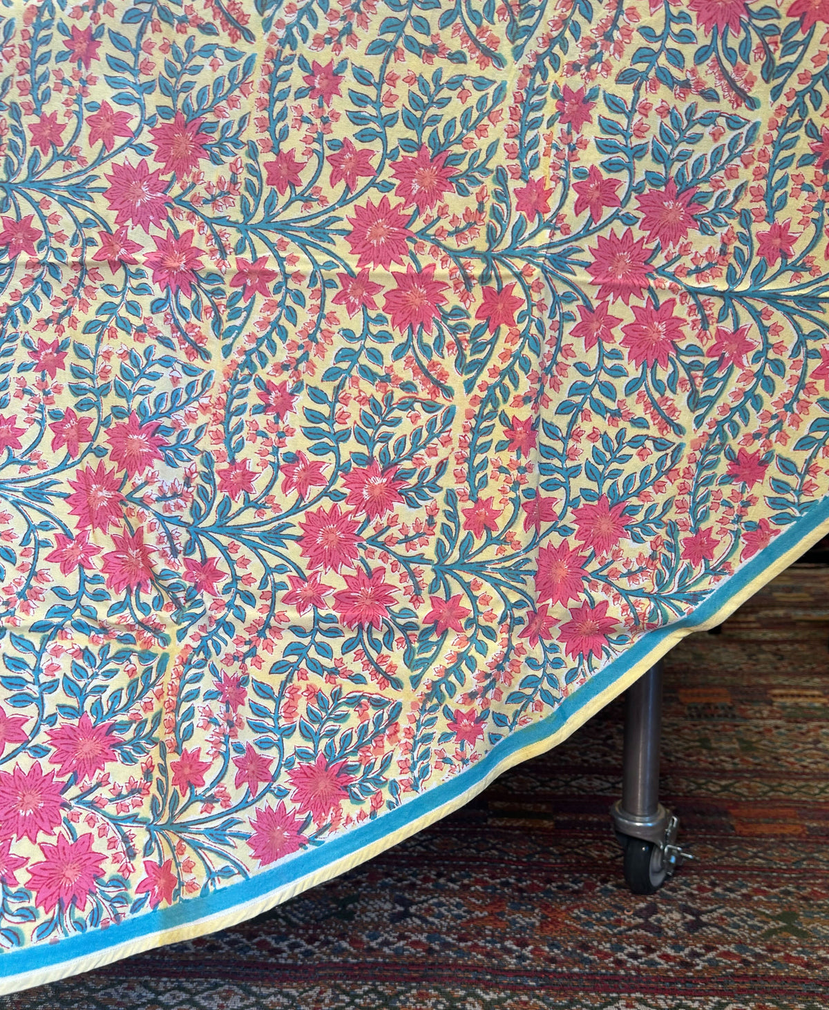 Tablecloth 86" Round Liverpool