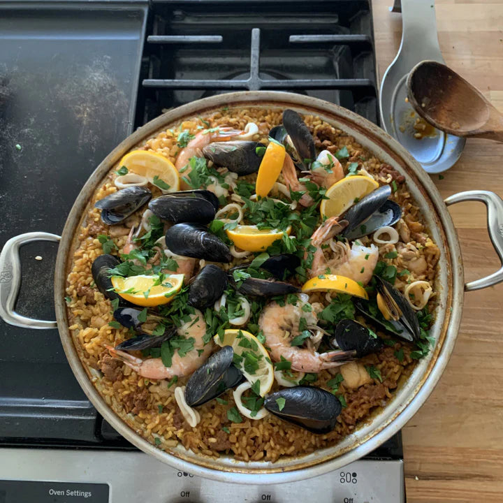 Titanium 13.5" Paella Pan with Lid